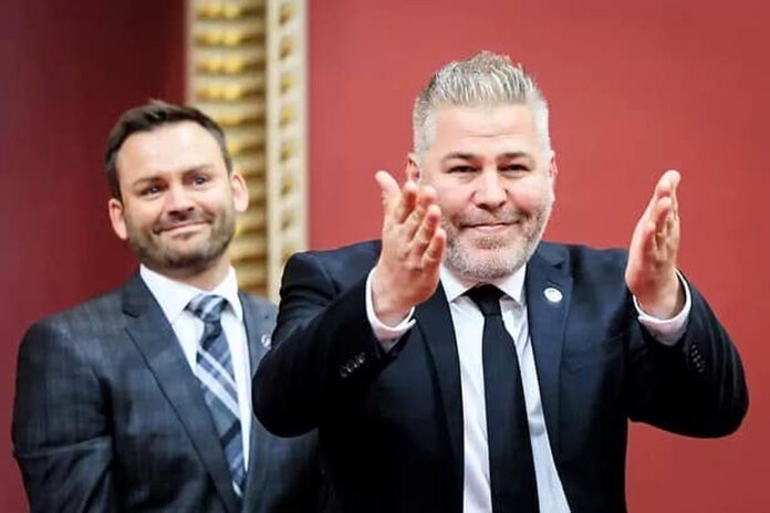 Loi 101 au cégep : l'espoir renaît chez les militants
