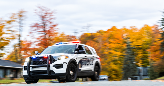 Deux policiers condamnés à Sherbrooke : les images ont contredit leurs rapports